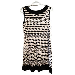Papillon Blanc Black White Sleeveless Stretch Puckered Fabric Shift Casual Dress